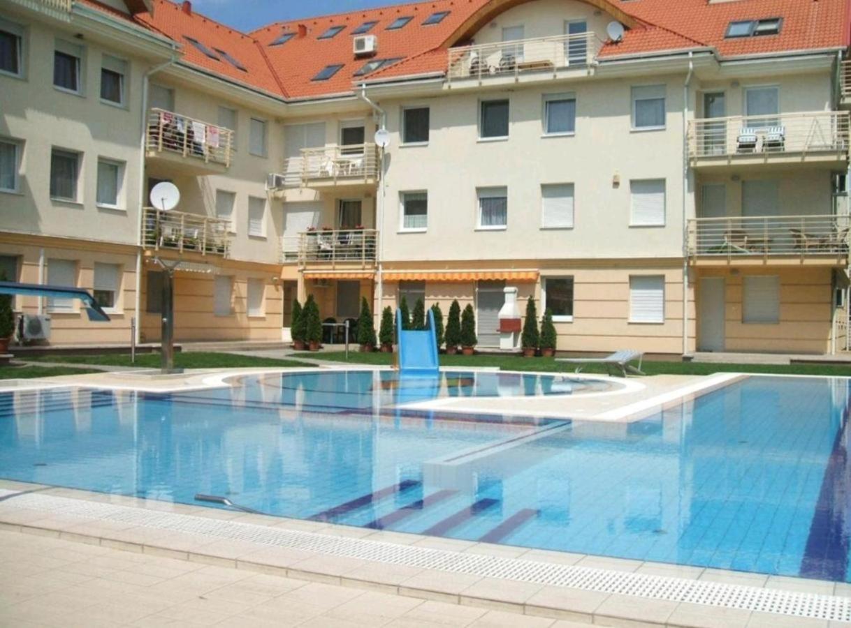 Mirage Wellness Apartman Хайдусобосло Экстерьер фото